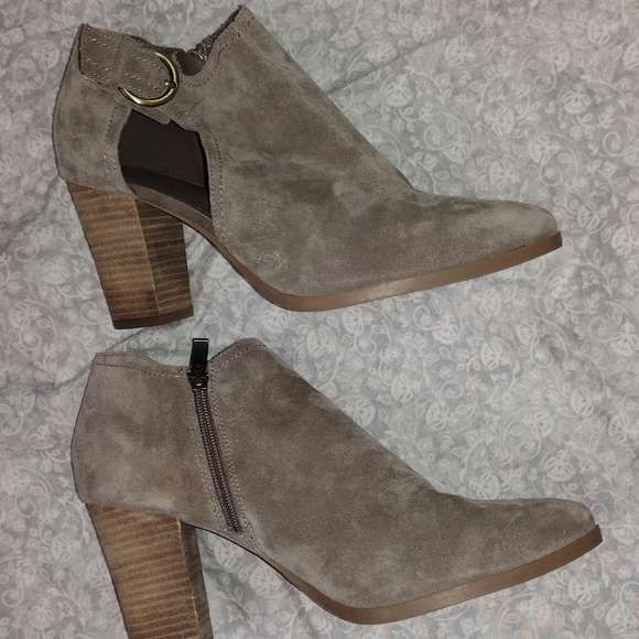 Franco Fortini Ellia Women’s Suede Cut Out Buckle Heel Ankle Booties Taupe Grey - Picture 5 of 5